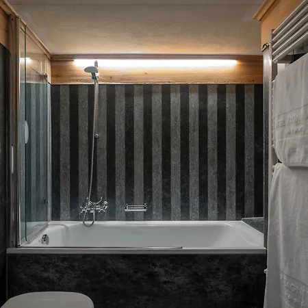 Qc Bagni Vecchi 4* بورمْيو